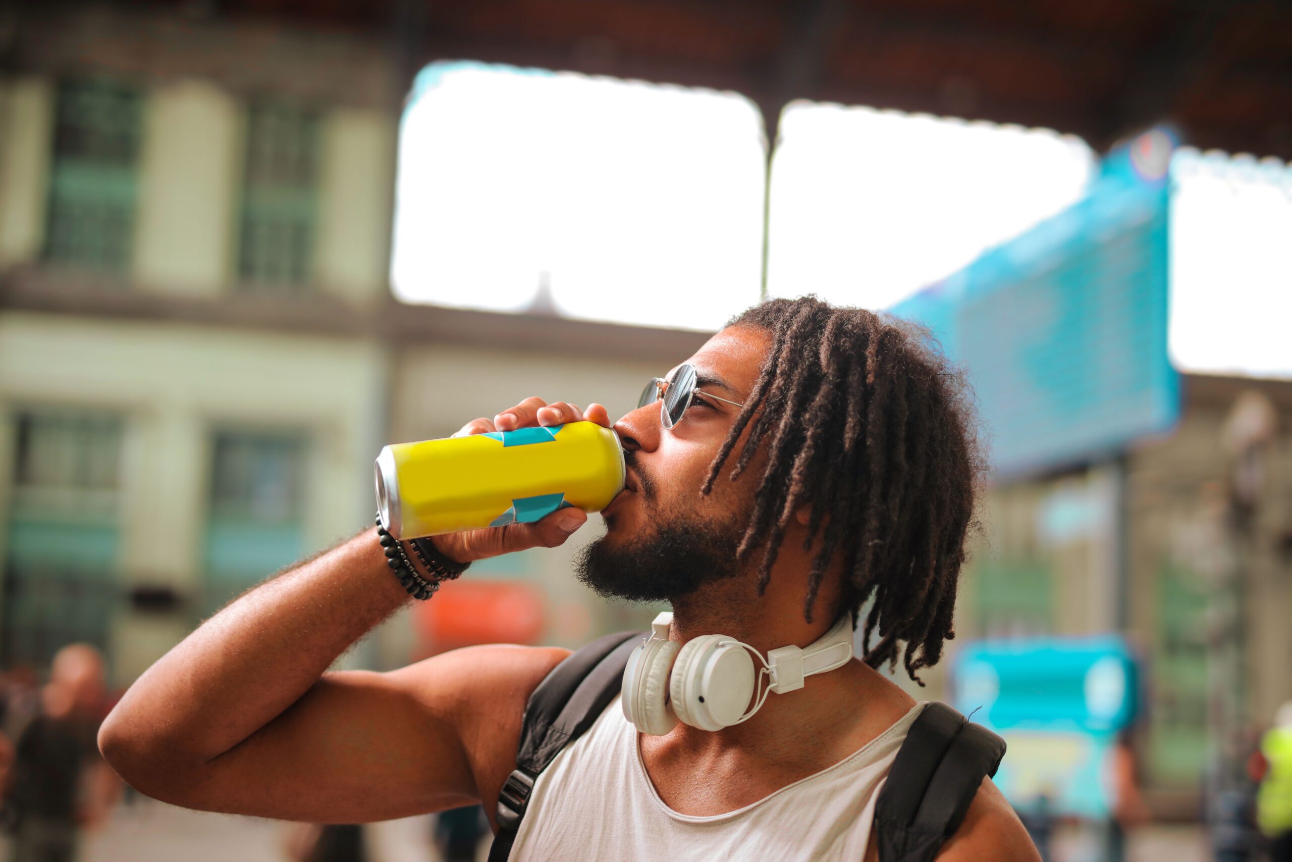 energy drinks, caffeine, pre-workout, fitness nutrition, workout performance, sugar-free energy drinks, endurance, mental focus, sports supplements, healthy lifestyle